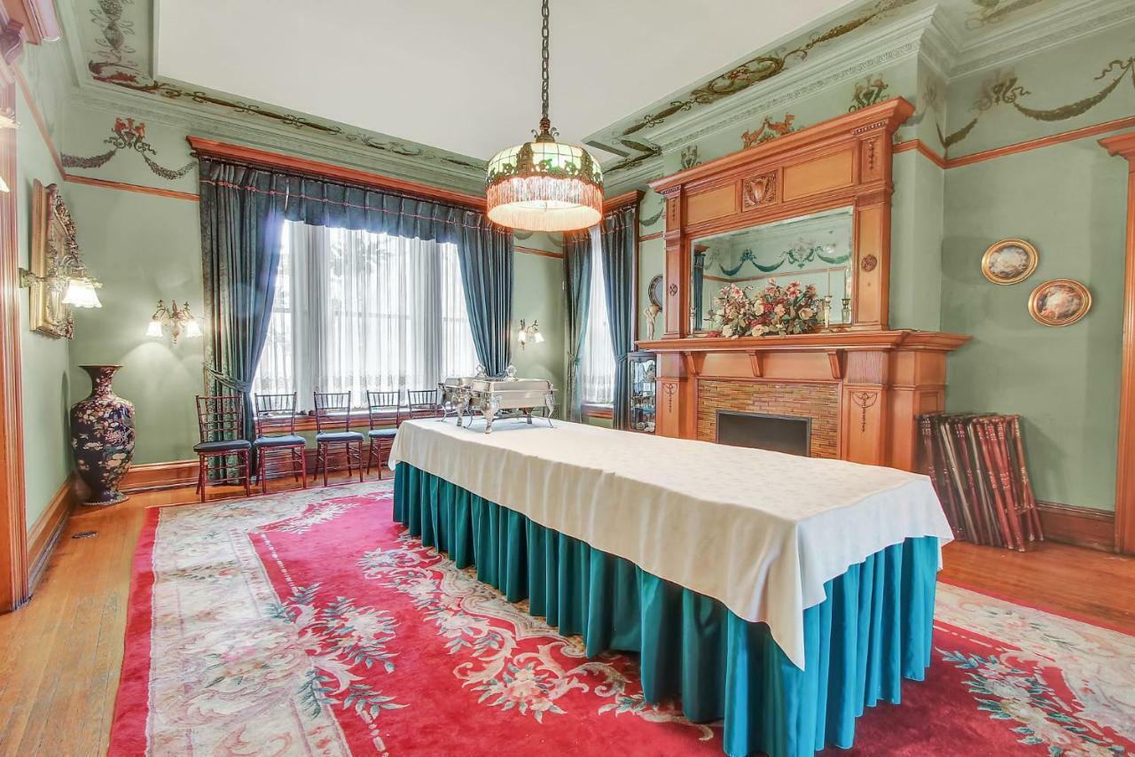 The Gables At Stirling Guest Hotel レディング エクステリア 写真