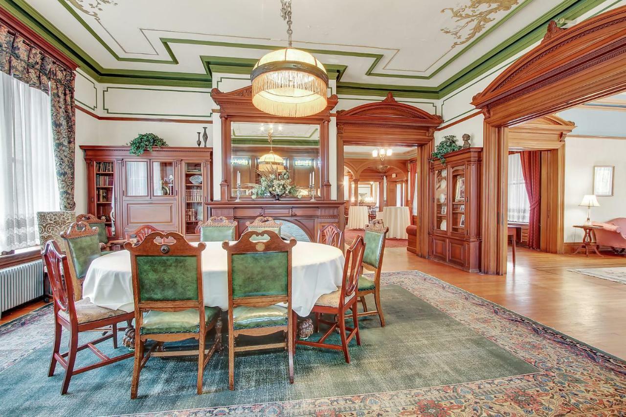 The Gables At Stirling Guest Hotel レディング エクステリア 写真