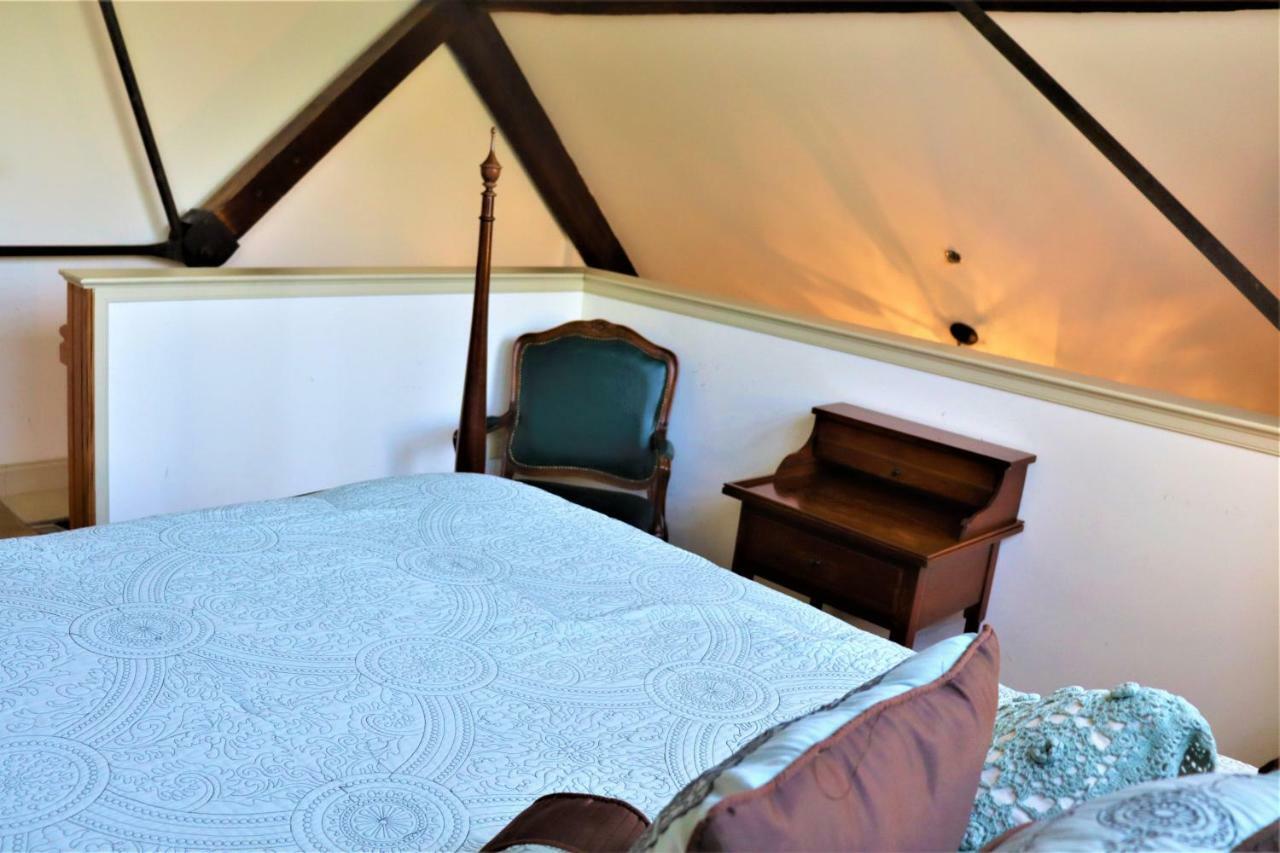 The Gables At Stirling Guest Hotel レディング エクステリア 写真