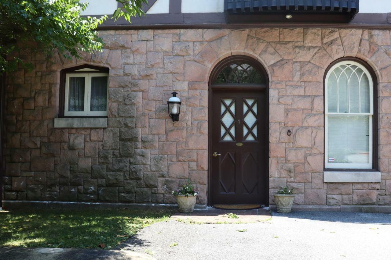 The Gables At Stirling Guest Hotel レディング エクステリア 写真