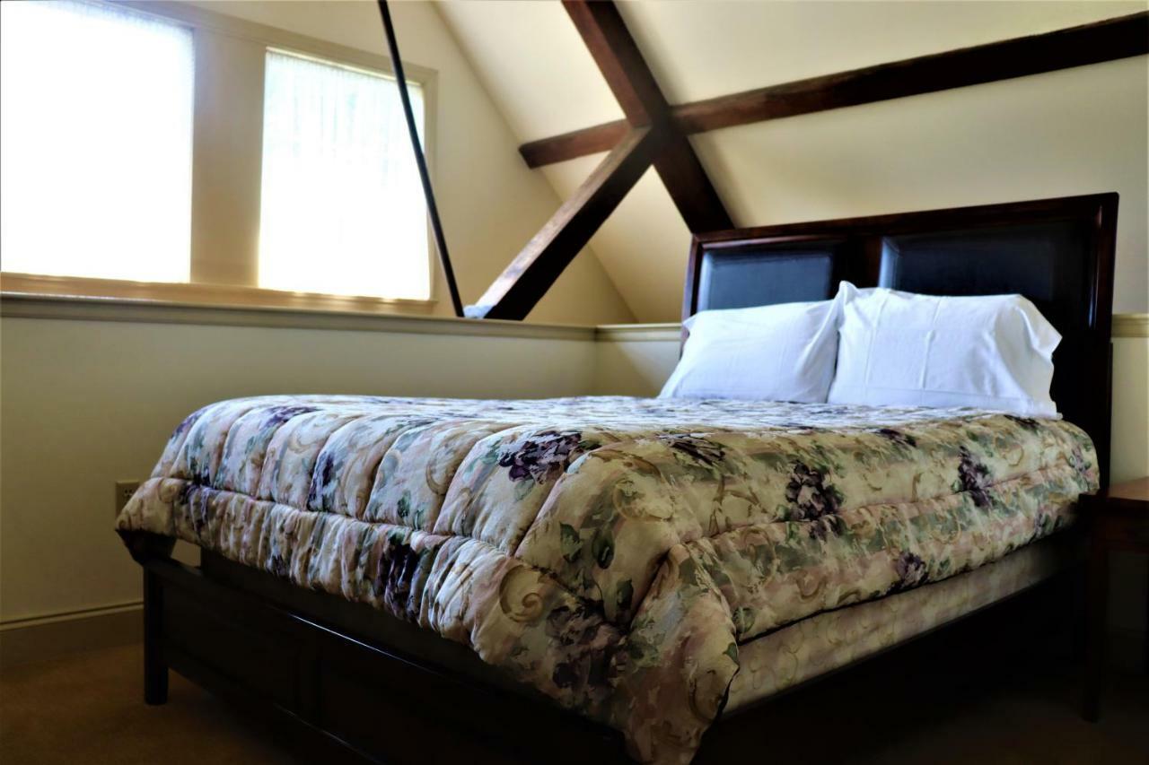 The Gables At Stirling Guest Hotel レディング エクステリア 写真