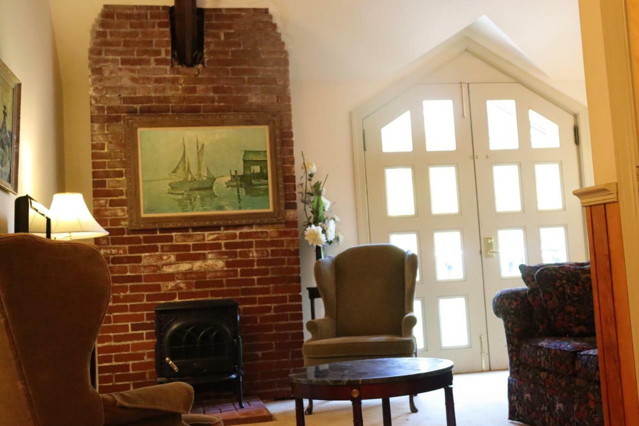 The Gables At Stirling Guest Hotel レディング エクステリア 写真