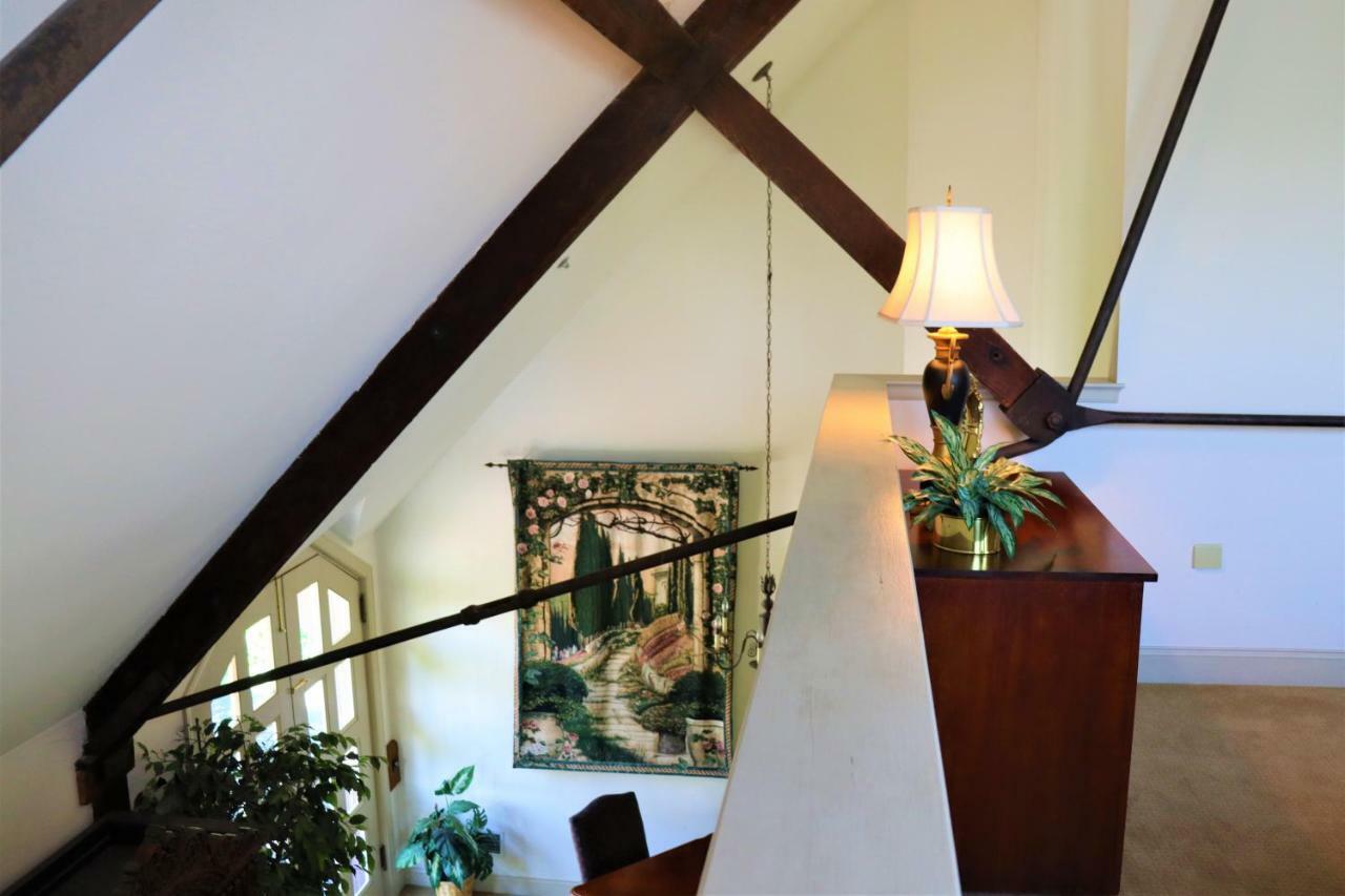The Gables At Stirling Guest Hotel レディング エクステリア 写真